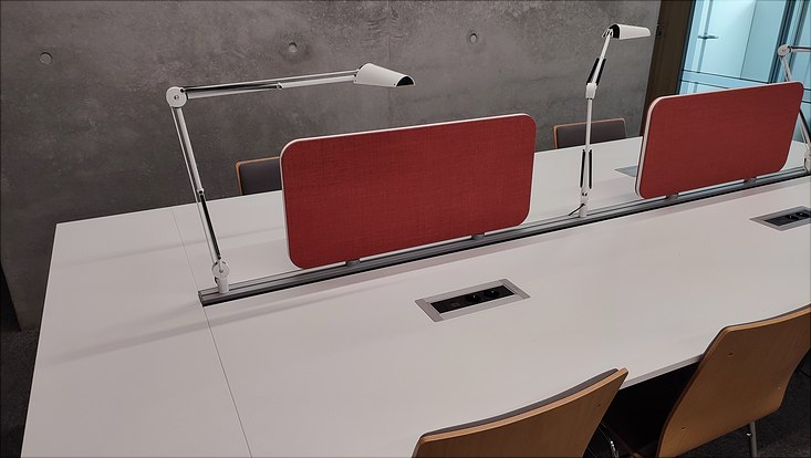 Studentische Arbeitsplätze im Communal Space des HARBOR