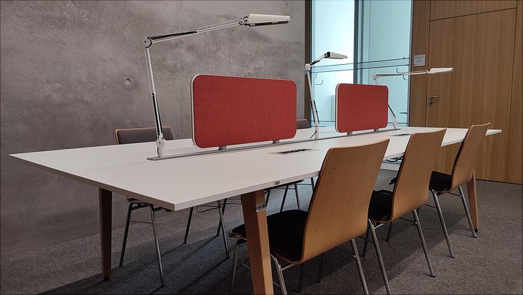 Studentische Arbeitsplätze im Communal Space des HARBOR