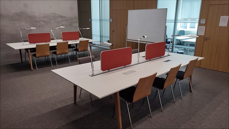 Studentische Arbeitsplätze im Communal Space des HARBOR